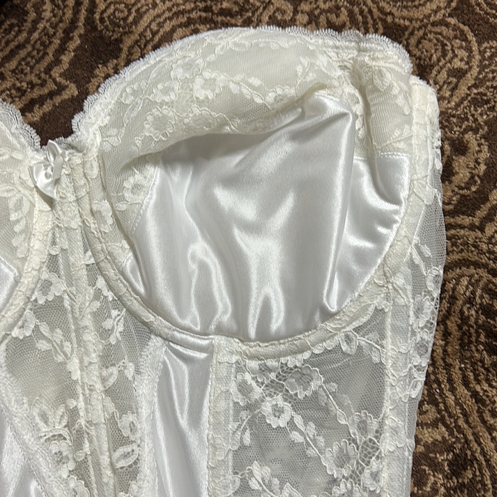 VINTAGE white Corset - Picture 3 of 7